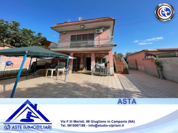 casa indipendente in vendita a Castel Volturno