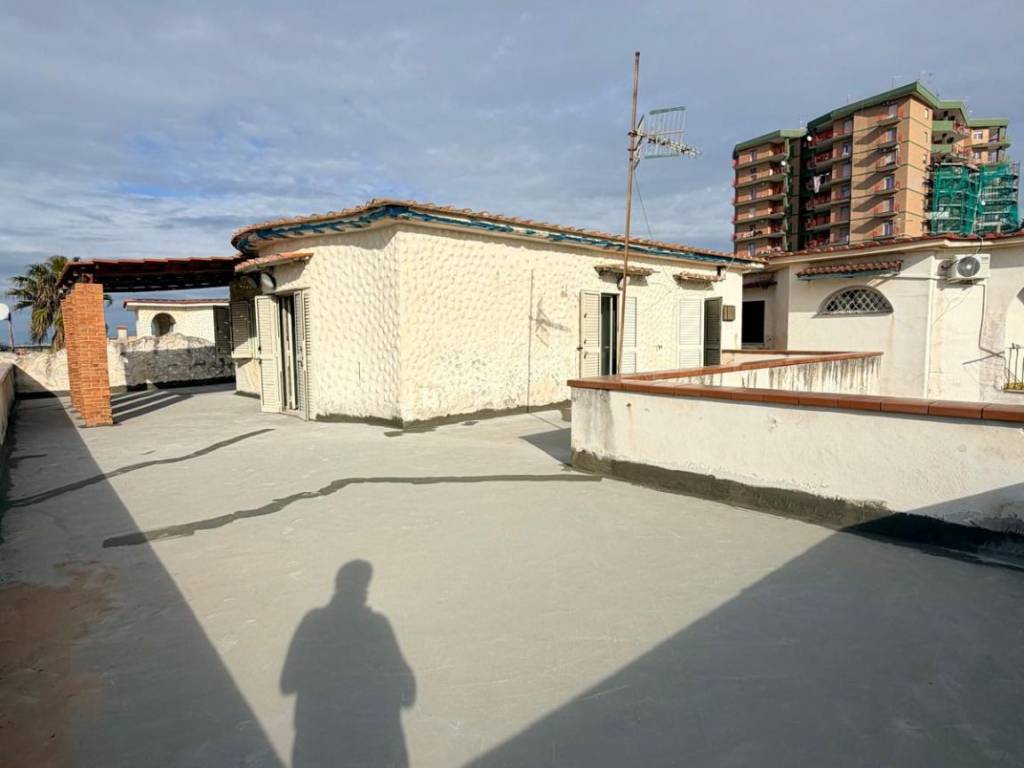 appartamento in vendita a Castel Volturno in zona Villaggio Coppola