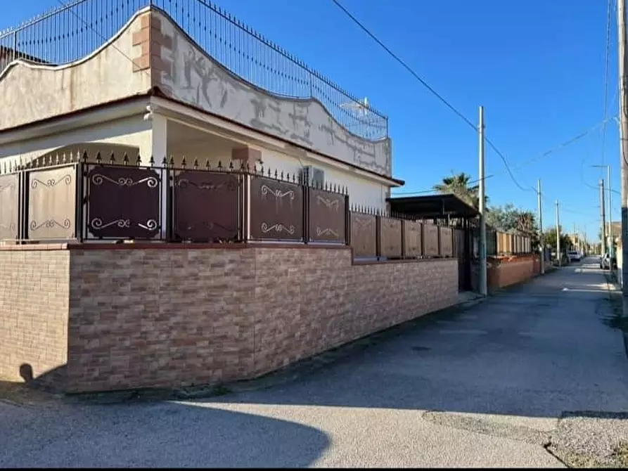casa indipendente in vendita a Castel Volturno