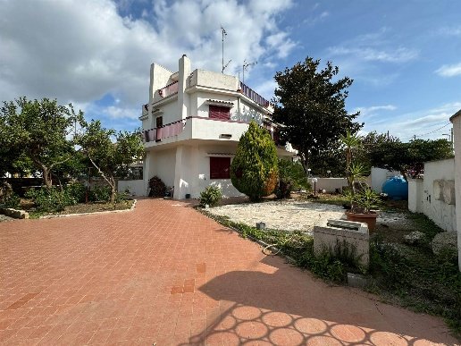 casa indipendente in vendita a Castel Volturno in zona Pineta Grande