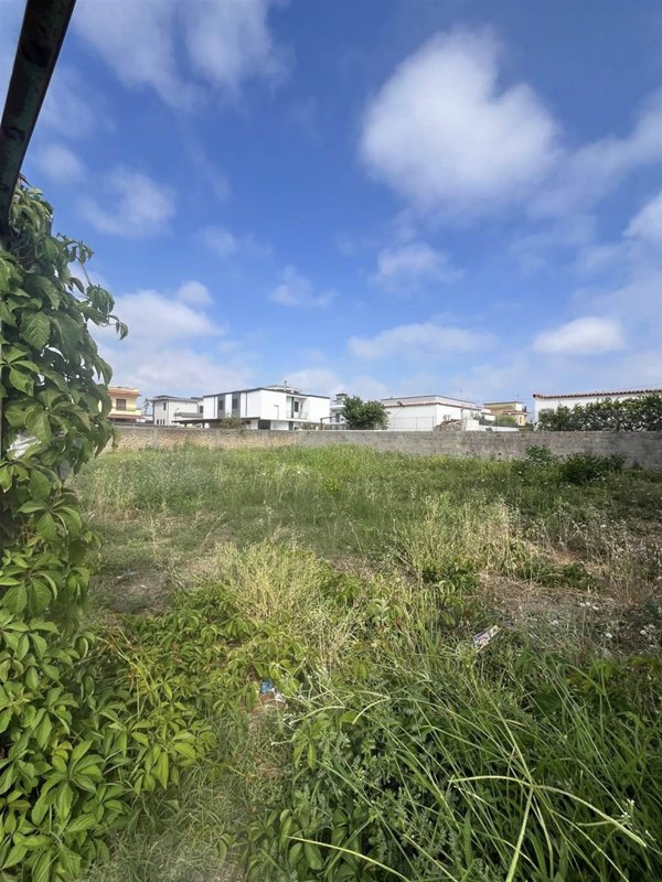 terreno edificabile in vendita a Castel Volturno in zona Pineta Grande