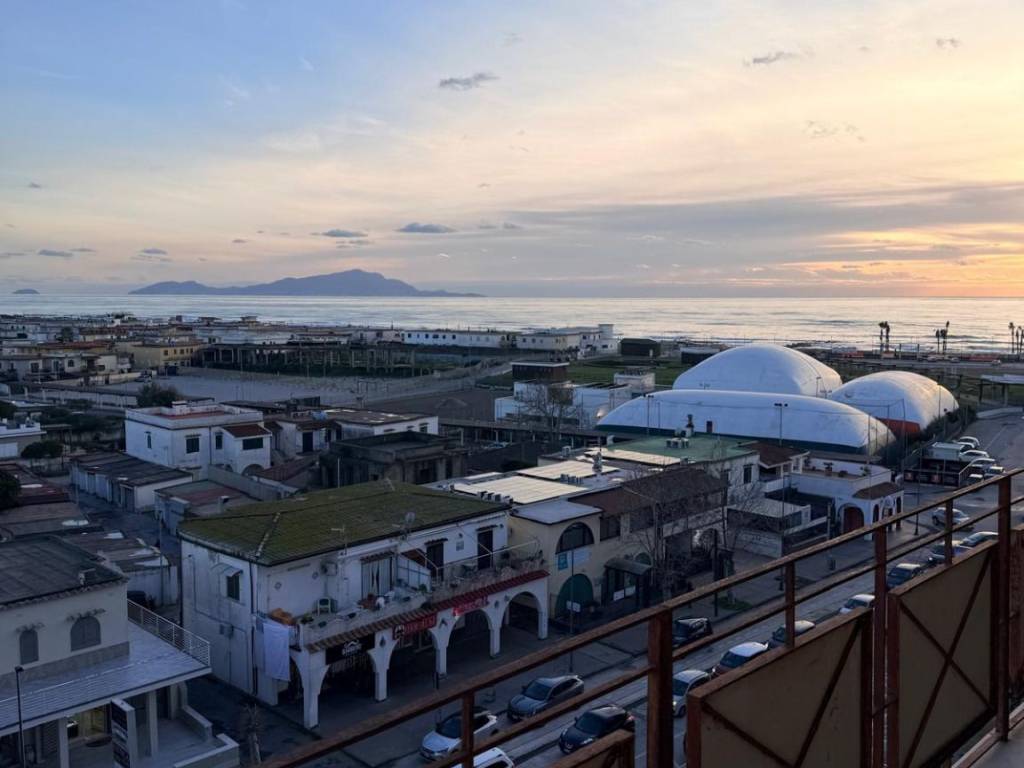 appartamento in vendita a Castel Volturno in zona Villaggio Coppola