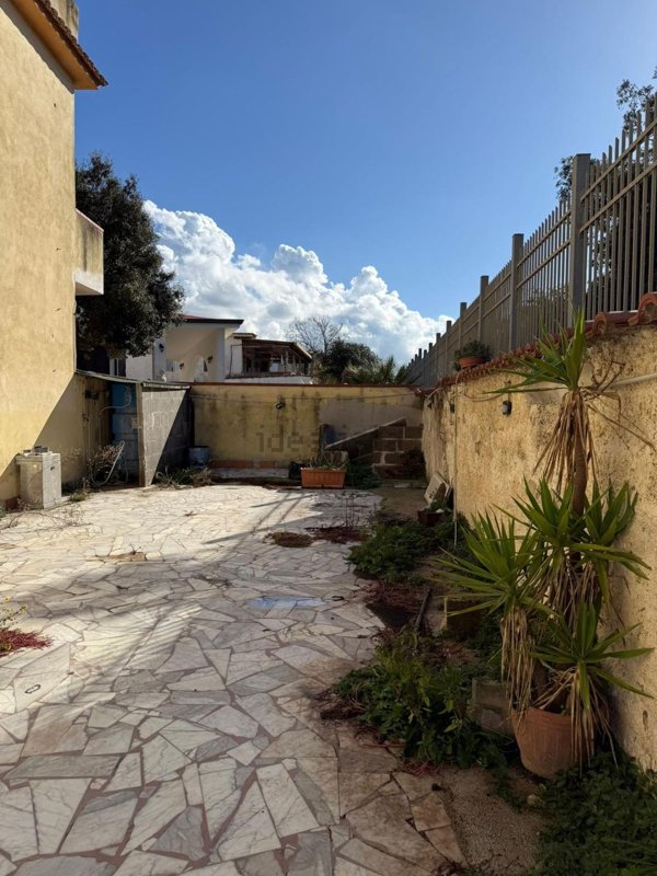 appartamento in vendita a Castel Volturno in zona Ischitella