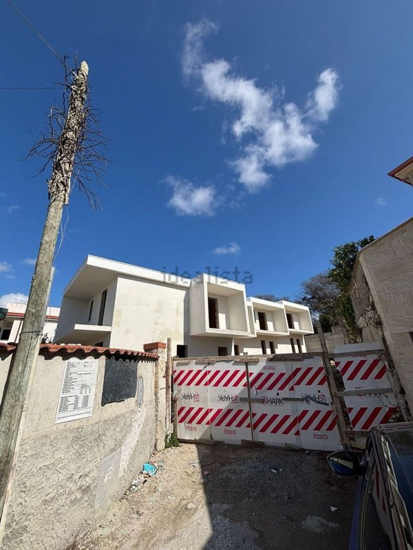 casa indipendente in vendita a Castel Volturno in zona Villaggio Coppola