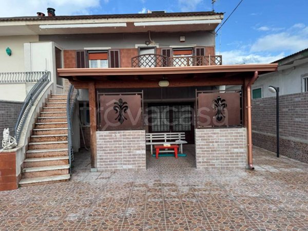 casa indipendente in vendita a Castel Volturno