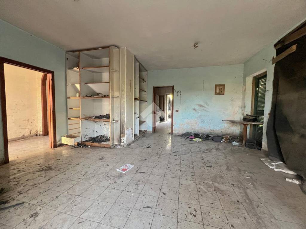 casa indipendente in vendita a Castel Volturno in zona Villaggio Coppola