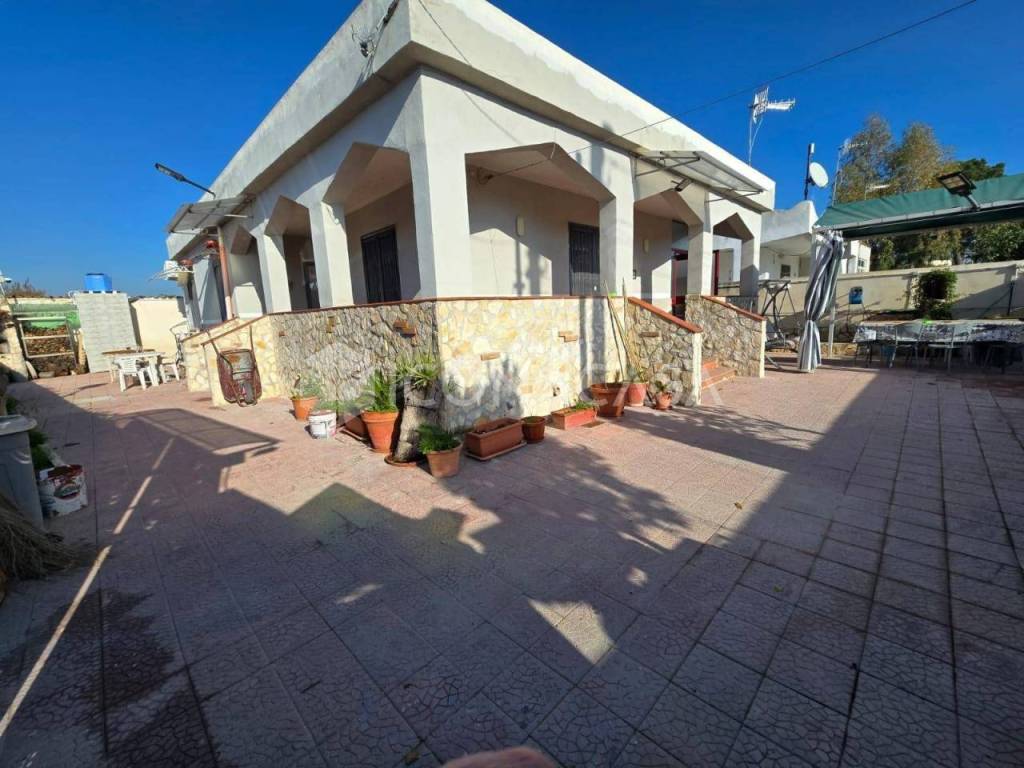 casa indipendente in vendita a Castel Volturno