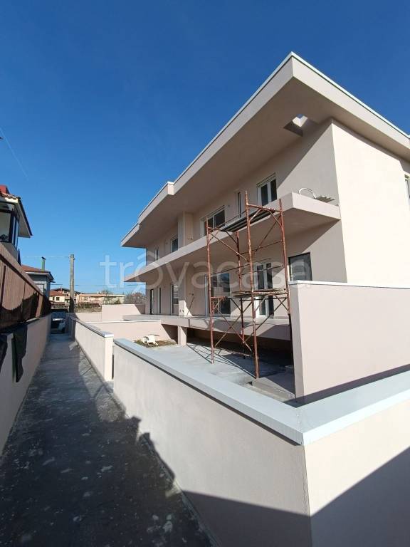 appartamento in vendita a Castel Volturno in zona Villaggio Coppola