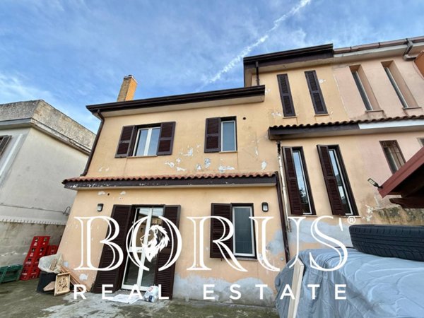 casa indipendente in vendita a Castel Volturno in zona Villaggio Coppola