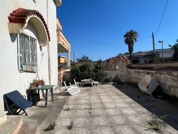 casa indipendente in vendita a Castel Volturno in zona Ischitella