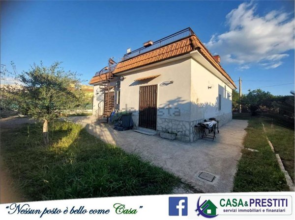 casa indipendente in vendita a Castel Volturno