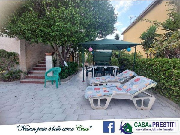 casa indipendente in vendita a Castel Volturno in zona Villaggio Coppola