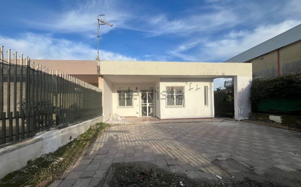 casa indipendente in vendita a Castel Volturno