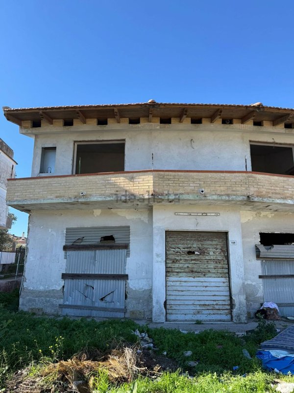 casa indipendente in vendita a Castel Volturno