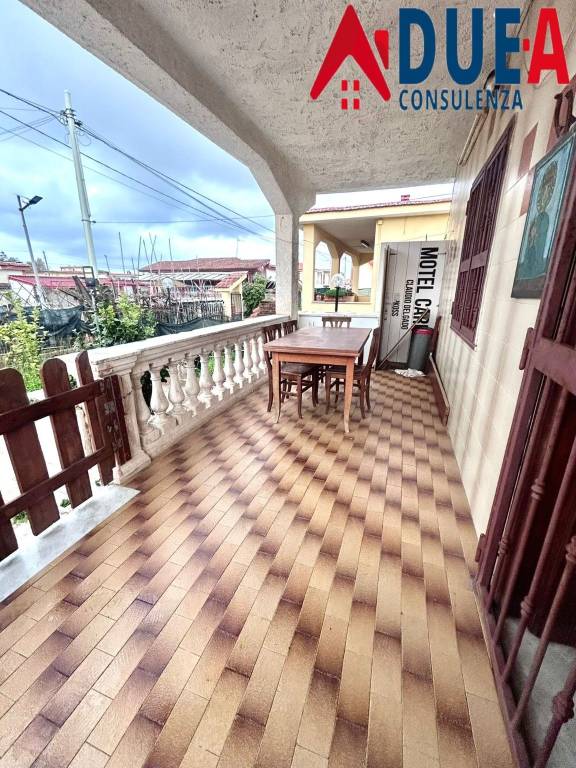 casa indipendente in vendita a Castel Volturno