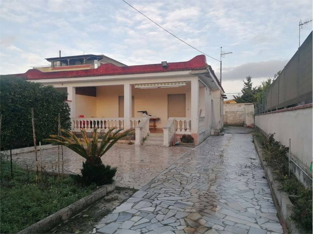 casa indipendente in vendita a Castel Volturno