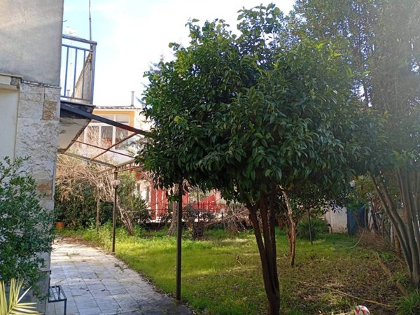 casa indipendente in vendita a Castel Volturno