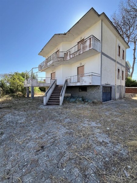 casa indipendente in vendita a Castel Volturno