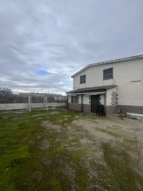 casa indipendente in vendita a Castel Volturno