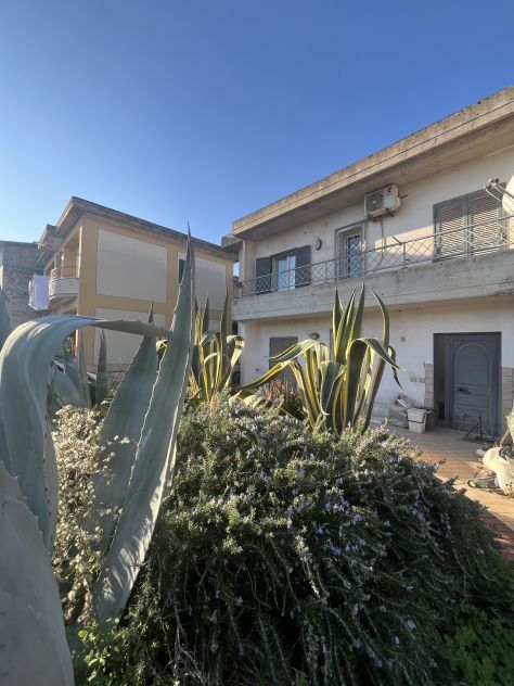 casa indipendente in vendita a Castel Volturno in zona Ischitella