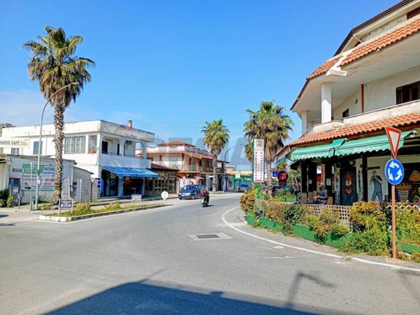 casa indipendente in vendita a Castel Volturno