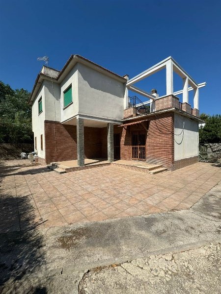 casa indipendente in vendita a Castel Volturno