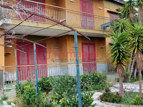 casa indipendente in vendita a Castel Volturno