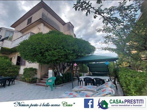 casa indipendente in vendita a Castel Volturno in zona Villaggio Coppola