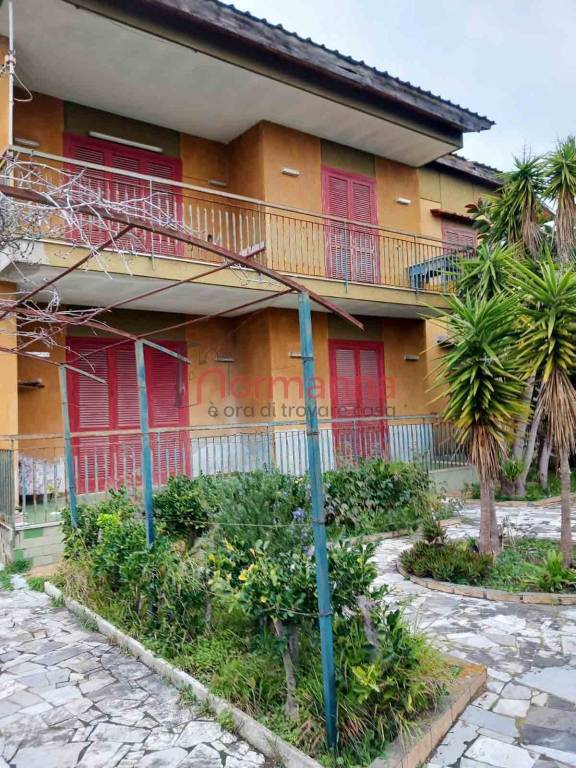 casa indipendente in vendita a Castel Volturno