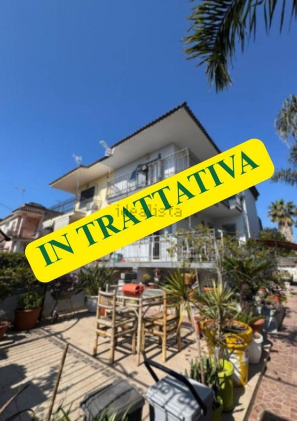 casa indipendente in vendita a Castel Volturno