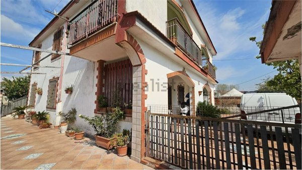 casa indipendente in vendita a Castel Volturno