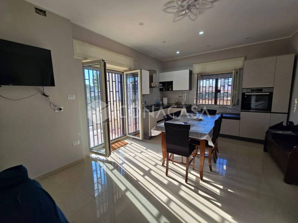 casa indipendente in vendita a Castel Volturno