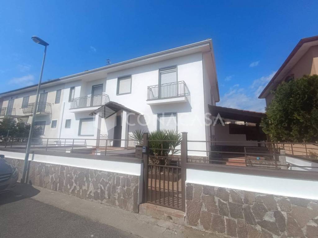 casa indipendente in vendita a Castel Volturno