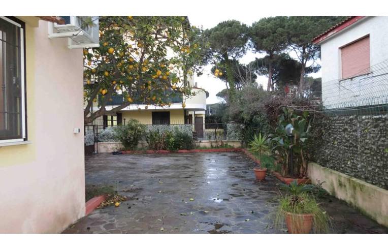 casa indipendente in vendita a Castel Volturno in zona Pineta Grande