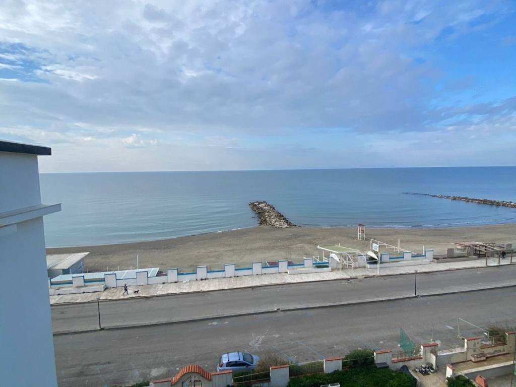 appartamento in vendita a Castel Volturno in zona Villaggio Coppola