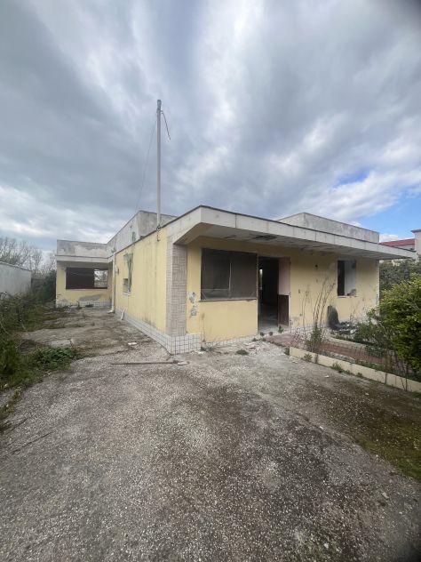 casa indipendente in vendita a Castel Volturno in zona Villaggio Coppola