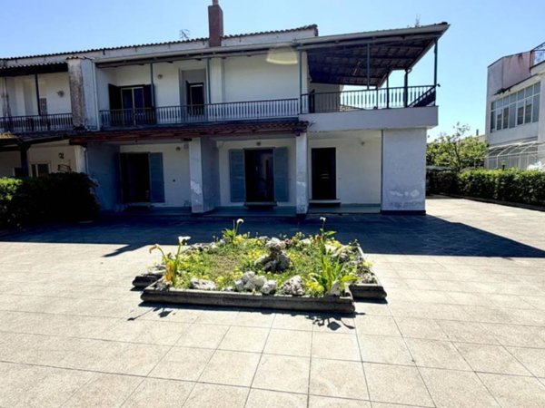 casa indipendente in vendita a Castel Volturno