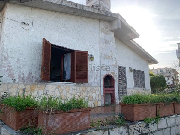 casa indipendente in vendita a Castel Volturno
