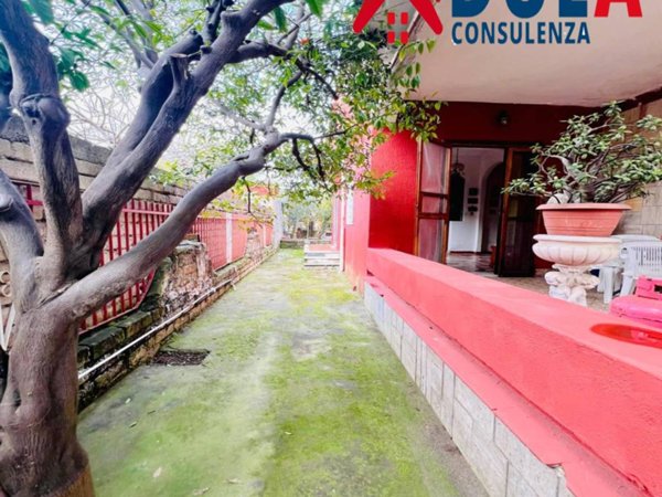 casa indipendente in vendita a Castel Volturno in zona Scatozza