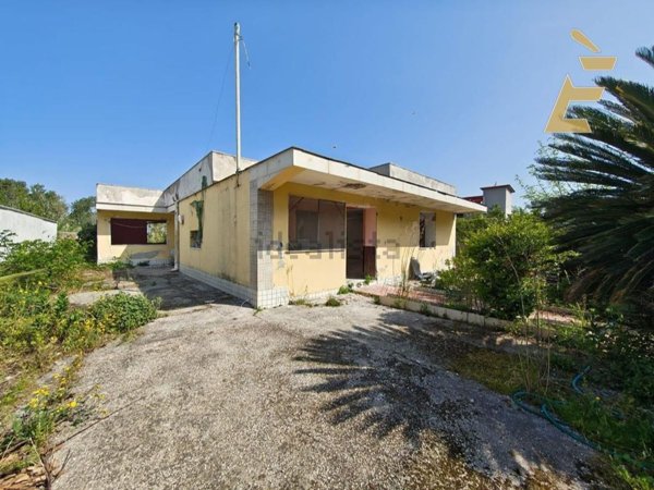 casa indipendente in vendita a Castel Volturno