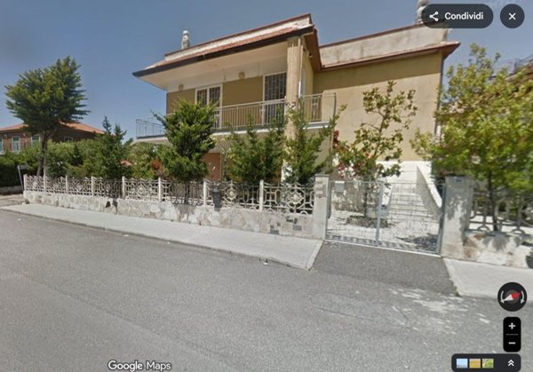 casa indipendente in vendita a Castel Volturno