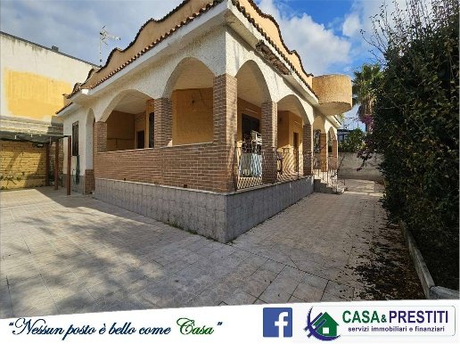 casa indipendente in vendita a Castel Volturno