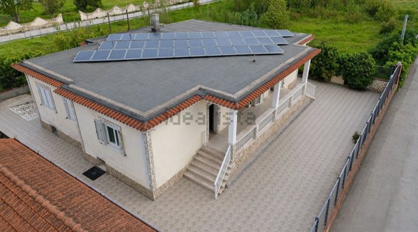 casa indipendente in vendita a Castel Volturno in zona Pineta Grande