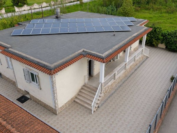 casa indipendente in vendita a Castel Volturno in zona Pineta Grande