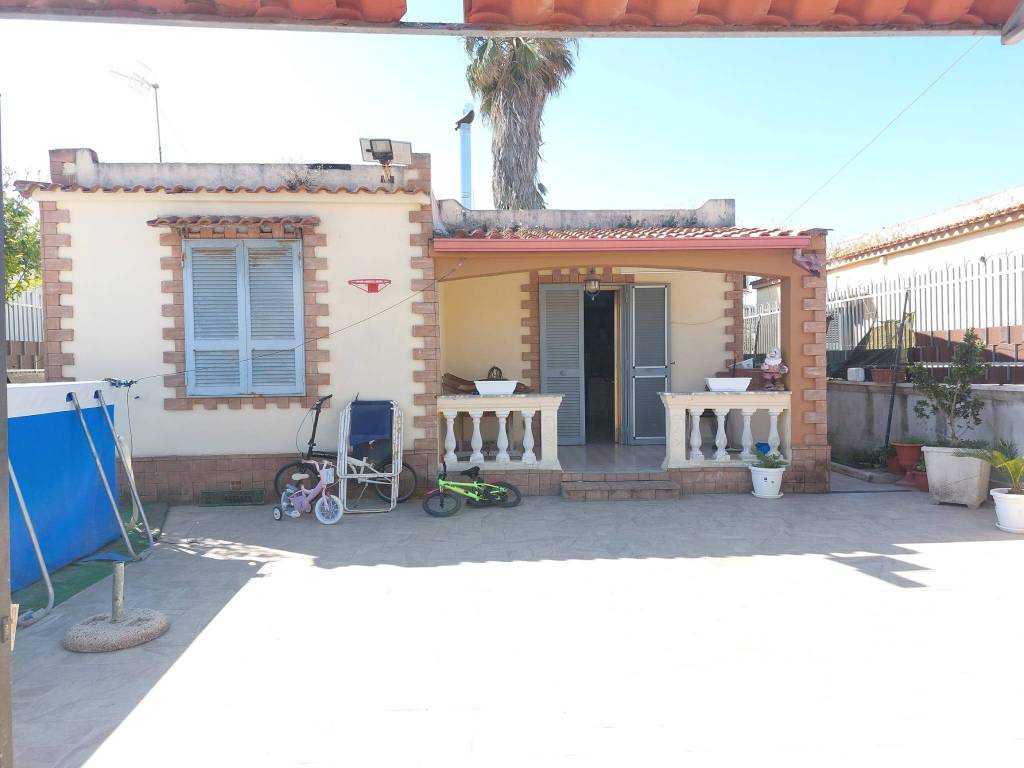 casa indipendente in vendita a Castel Volturno