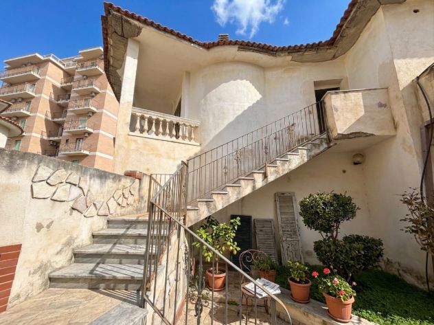 casa indipendente in vendita a Castel Volturno in zona Villaggio Coppola