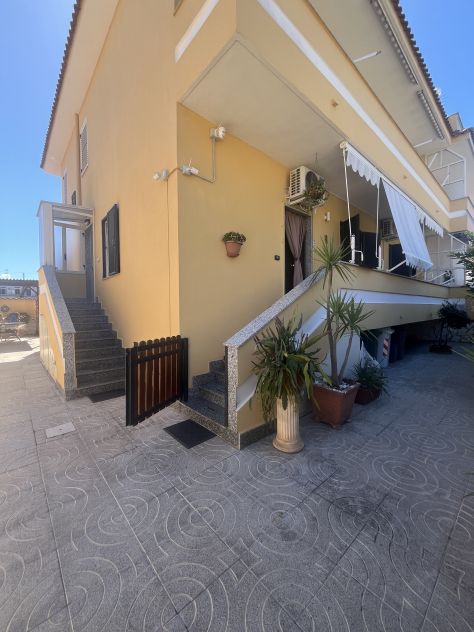 casa indipendente in vendita a Castel Volturno