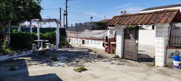 casa indipendente in vendita a Castel Volturno