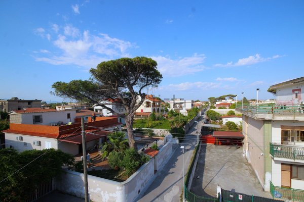 casa indipendente in vendita a Castel Volturno