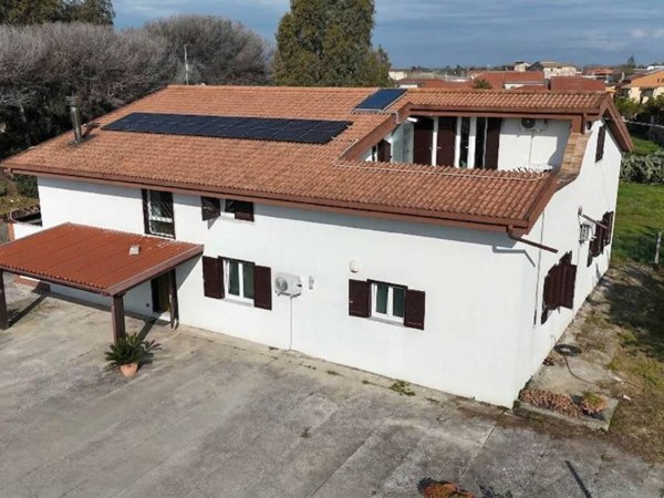 casa indipendente in vendita a Castel Volturno